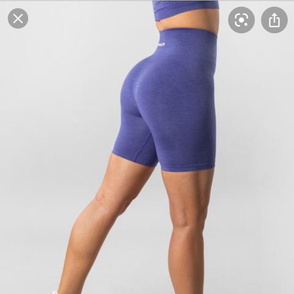 BRAND NEW: Alphalete Seamless Bike Shorts (Comet)
